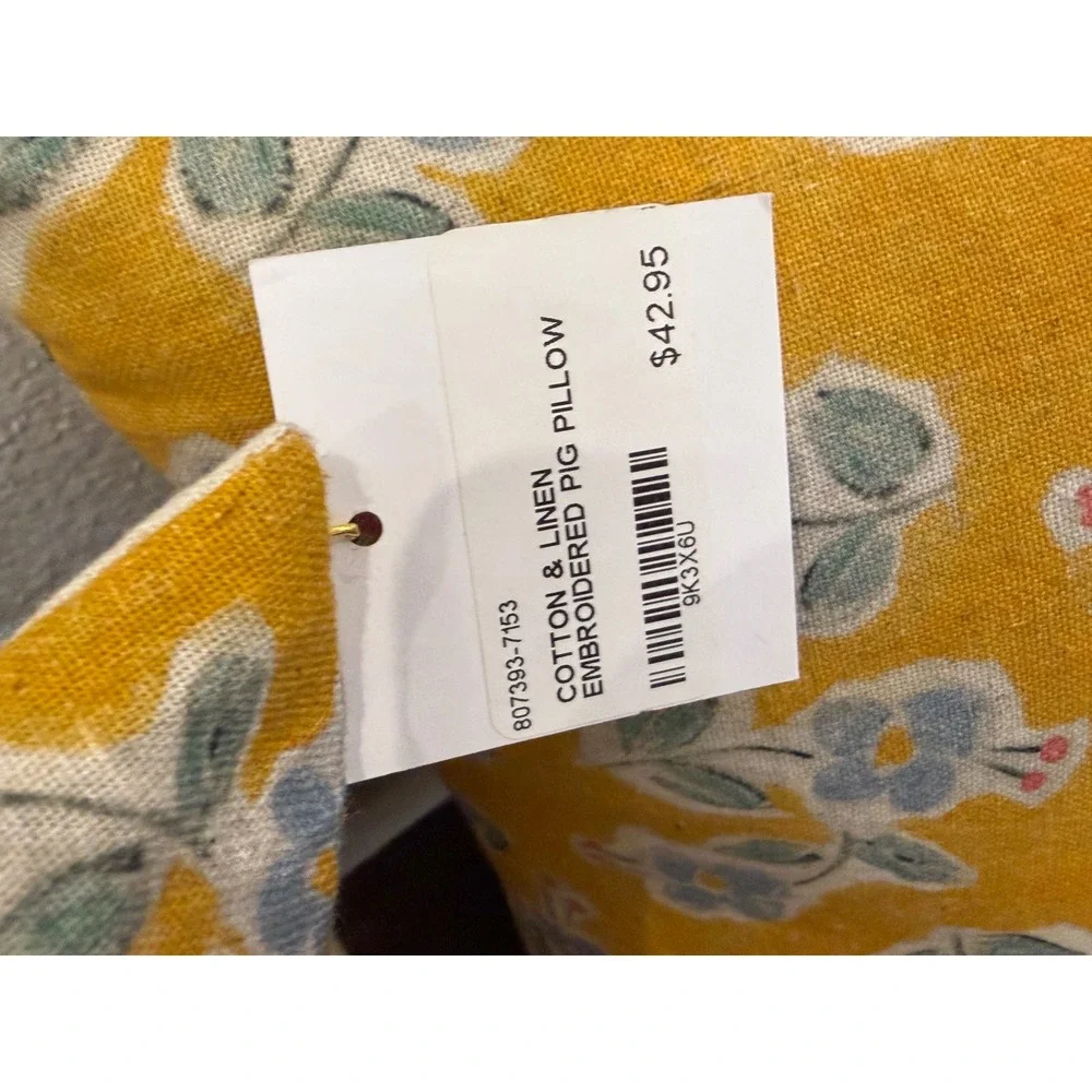 NWT Creative Co-Op Cotton Linen Floral‎ Yellow Embroidered Pig Pillows Set of 2